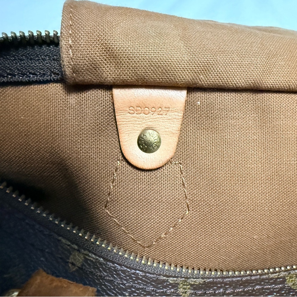 Louis Vuitton Speedy Monogram Handbag - Picture 9 of 12